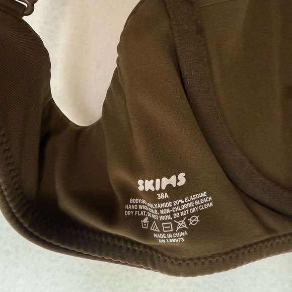 New SKIMS Unlined Demi Bra. Oxide. 38A - Picture 5 of 6